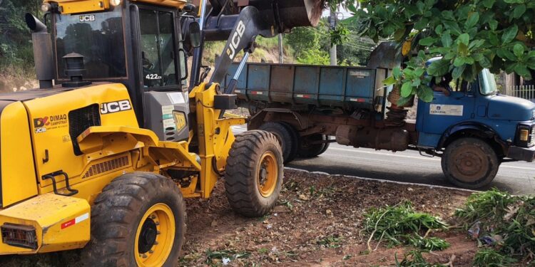 Secretaria de Obras intensifica ações de limpeza urbana em Camapuã
