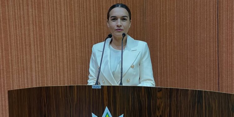 Vereadora Dayane Fernandes homenageia Atletas de Muay Thai e participantes do Laço Comprido
