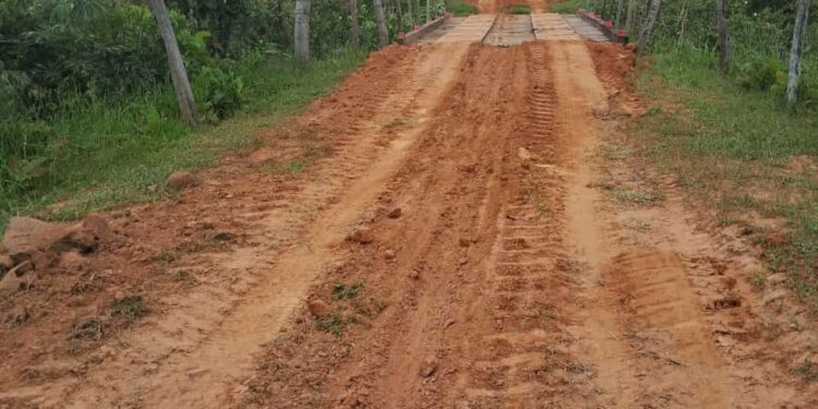 Figueirão avança na recuperação de estradas vicinais para fortalecer setor agropecuário