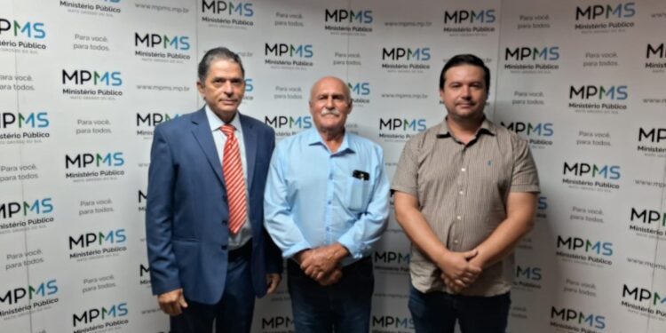 Prefeito Juvenal Consolaro participa de encontro organizado pelo MPMS