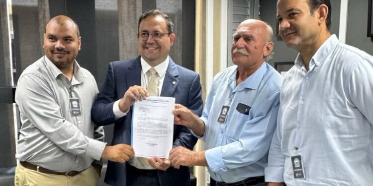 Prefeito Juvenal garante investimento estadual para fortalecer agricultura de Figueirão