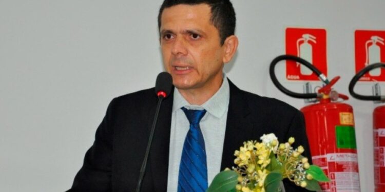 Vereador Vagney de Figueirão solicita ampliação de atendimento presencial da Energisa