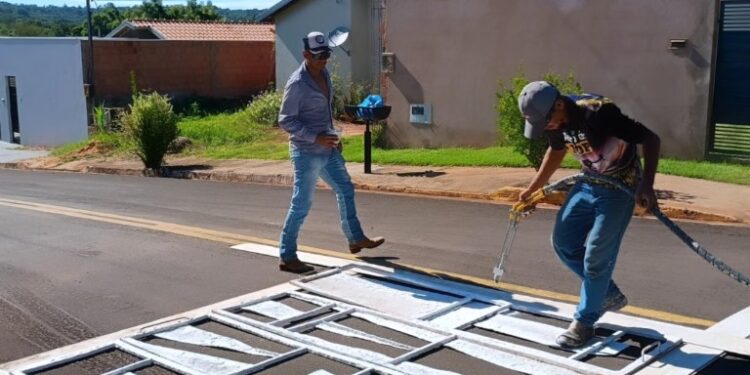 Prefeitura de Camapuã realiza serviços de limpeza e pintura para melhorar infraestrutura