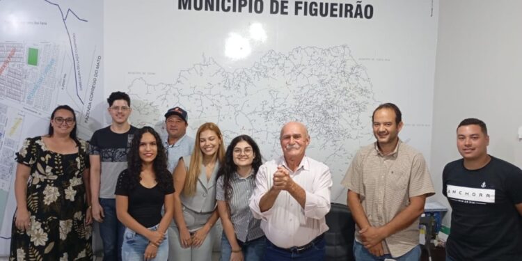 Figueirão amplia quadro de servidores com posse de novos concursados