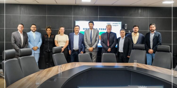 Prefeito Leocir Montanha apresenta demandas de São Gabriel do Oeste em Brasília