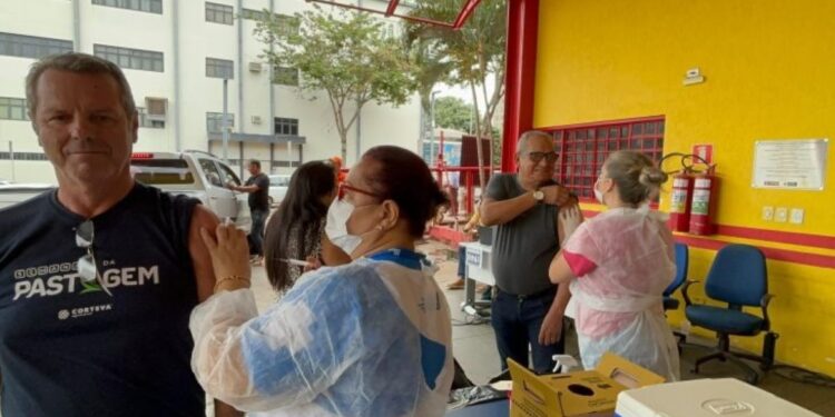 Com mais de meio milhão de pessoas imunizadas, MS lidera ranking nacional de vacinação contra Influenza