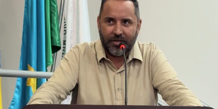 Prefeito de Alcinópolis é reconhecido por ação social durante a Páscoa