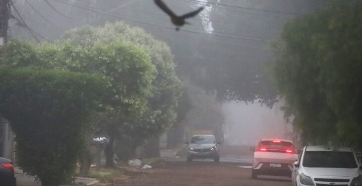 Frente fria avança e provoca queda acentuada nas temperaturas