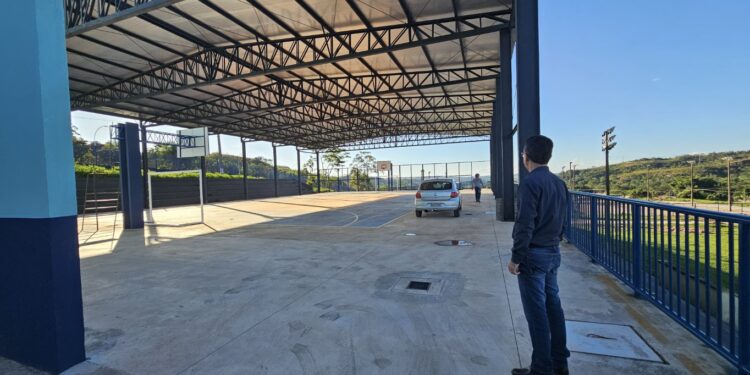 Secretário Jean Carlos fiscaliza reforma e projeta novo ciclo esportivo com parque revitalizado