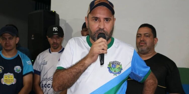 Weliton Guimarães prestigia o 1º Torneio de Futebol Society categoria de base de Alcinópolis