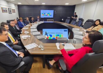 Prefeito Manoel Nery se reúne com ministra Simone Tebet em Brasília