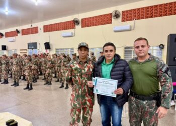 Jovens do Projeto Florestinha são promovidos em evento solene em Costa Rica