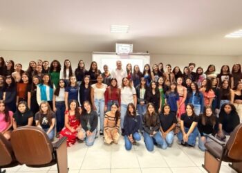 Com 77 inscritas, Projeto Primavera 2025 inicia atividades voltadas a adolescentes em Costa Rica