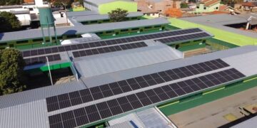 Placas solares e produção de energia limpa levam modernidade e economia de gastos às escolas estaduais de MS
