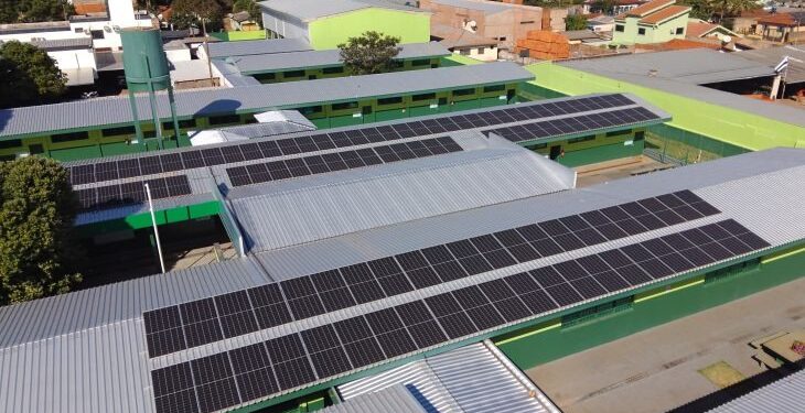 Placas solares e produção de energia limpa levam modernidade e economia de gastos às escolas estaduais de MS