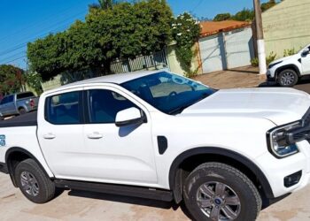 Agentes de endemias passam a dispor de caminhonete nova em Alcinópolis