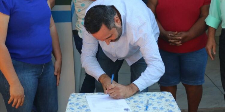 Prefeito Weliton Guimarães impulsiona o “Ampliando Sonhos IV” e transforma lares de Alcinópolis