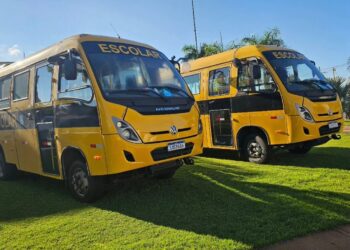 Duas novas unidades equipadas de ônibus escolares reforçam estrutura em Camapuã