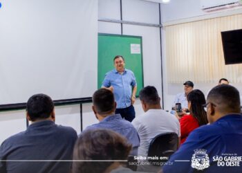 Leocir Montanha conduz encontro com Conselho de Saúde para planejamento municipal