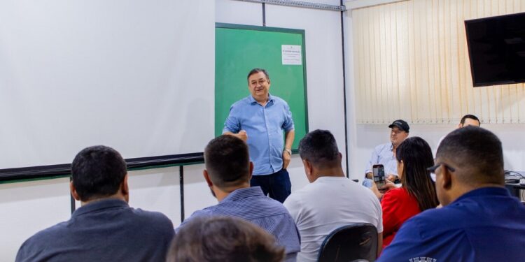 Leocir Montanha conduz encontro com Conselho de Saúde para planejamento municipal