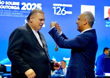 Prefeito Claudião foi reconhecido com título de Cidadão Benemérito e Medalha de Honra Legislativa em Campo Grande