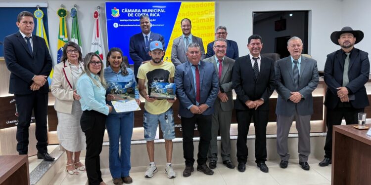 Câmara de Costa Rica reconhece desempenho de atletas com Moções de Aplausos