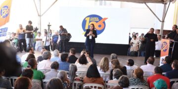 Comandando os 126 anos da cidade, Adriane Lopes destaca presença popular e entrega de obras