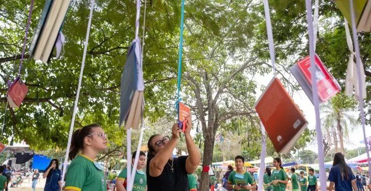 Agendão: fim de semana tem Festival da Carne, Semana da Moda Inclusiva, teatro e literatura