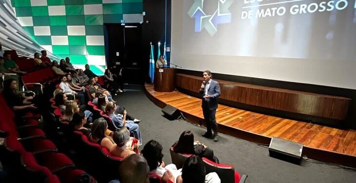 Profissionais da saúde finalizam especialização e fortalecem a gestão hospitalar no Estado