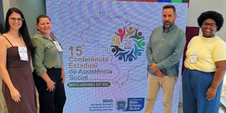 Prefeito Weliton Guimarães lidera equipe de Alcinópolis em debates da 15ª Confeas