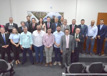 Câmara de Figueirão Realiza Sessão Solene e Concede Títulos de Mérito Legislativo aos Destacados da Cidade