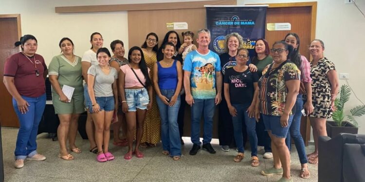 Grupo Onça Pintada realiza ação preventiva contra o câncer de mama em Alcinópolis