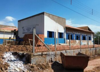 Secretaria de Obras avança em ritmo acelerado na reforma da Escola Cláudio José de Lima