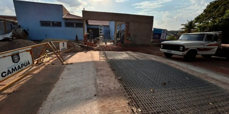 Secretaria de Obras de Camapuã implanta faixas elevadas para reforçar segurança no trânsito