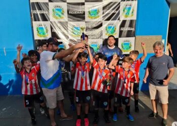 Atletas de Alcinópolis conquistam títulos e destaque em competição de futsal