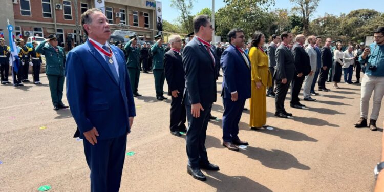 Deputado Gerson Claro é homenageado com Medalha do Mérito Policial Militar