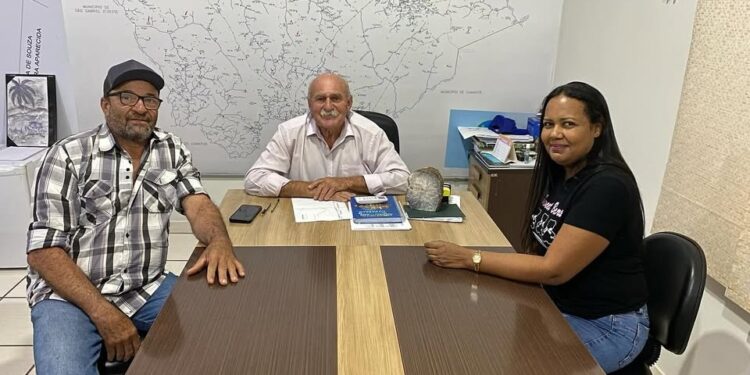 Produtor rural de Figueirão elogia as ações do prefeito Juvenal para as estradas rurais