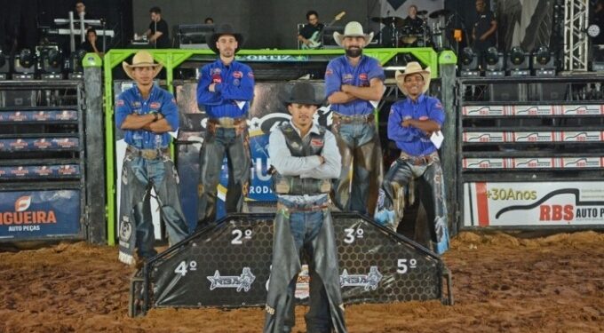 Porvinha é campeão da montaria em touros no 4º Rodeio Fest de Figueirão