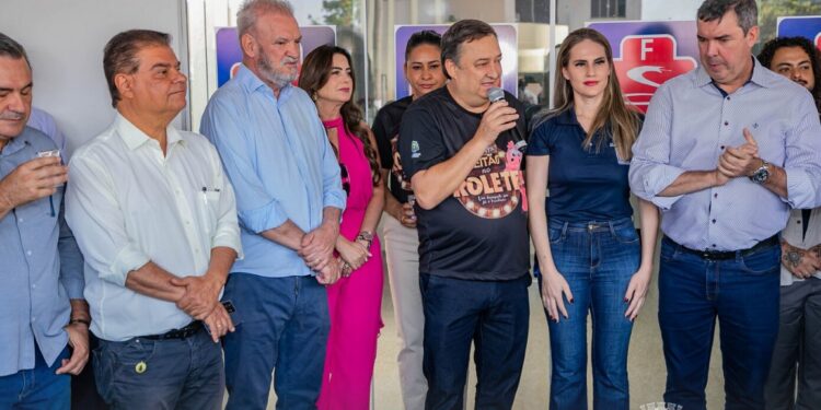 Prefeito Leocir Montanha anunciou obras e investimentos durante a Festa do Leitão em São Gabriel do Oeste
