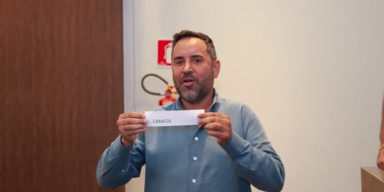 Prefeito Weliton Guimarães acompanha sorteio da 3ª fase da Copa Assomasul