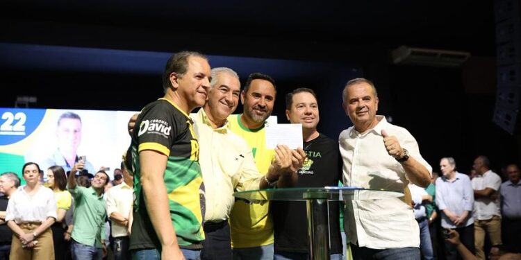 Prefeito Weliton Guimarães oficializa filiação ao PL em evento de lideranças