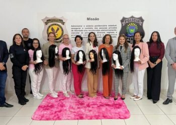 Perucas confeccionadas por reeducandas da Capital são entregues à Rede Feminina de Combate ao Câncer