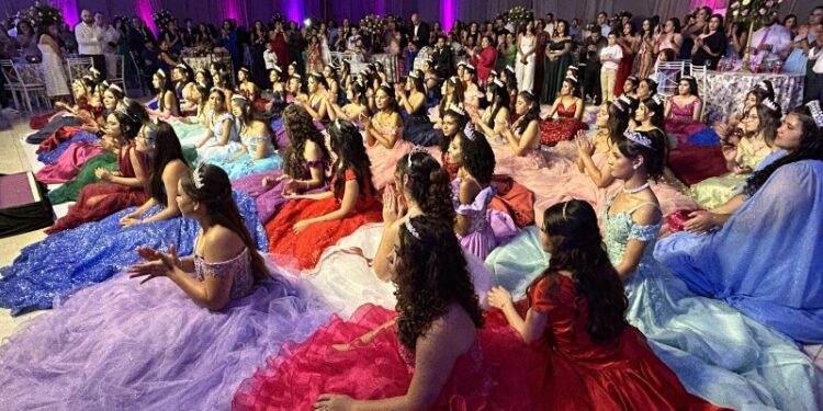 Costa Rica celebra transformação com o Baile de Debutantes do Projeto Primavera 2025