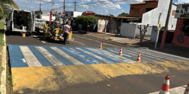 Costa Rica intensifica sinalização horizontal em vias urbanas