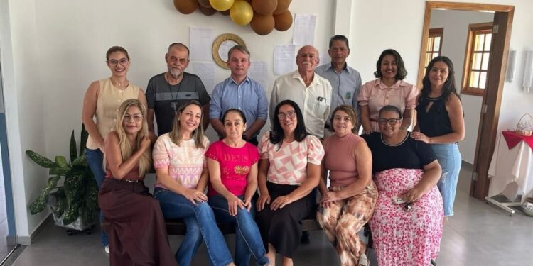 Prefeito e educador Juvenal Consolaro participa de homenagem aos professores aposentados de Figueirão