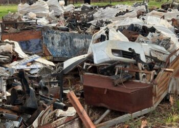 Leilão de Sucata: Detran de MS oferece lote único de 60 toneladas de restos de veículos