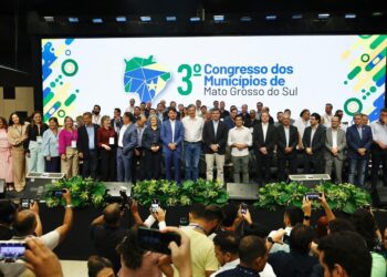 Weliton Guimarães participa do 3º Congresso dos Municípios e articula cooperação para projetos de gestão