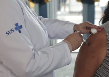 Mato Grosso do Sul prepara serviços para oferta da vacina contra bronquiolite a gestantes pelo SUS