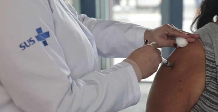 Mato Grosso do Sul prepara serviços para oferta da vacina contra bronquiolite a gestantes pelo SUS