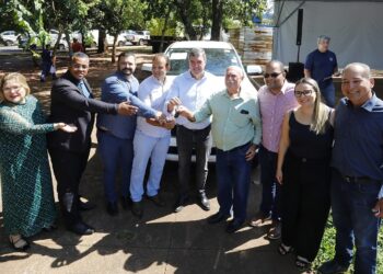 Juvenal Consolaro recebe veículo para reforçar vigilância em saúde em Figueirão